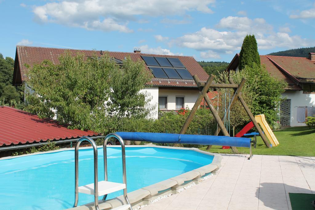 Gaestehaus Fidelis Grafenwiesen エクステリア 写真