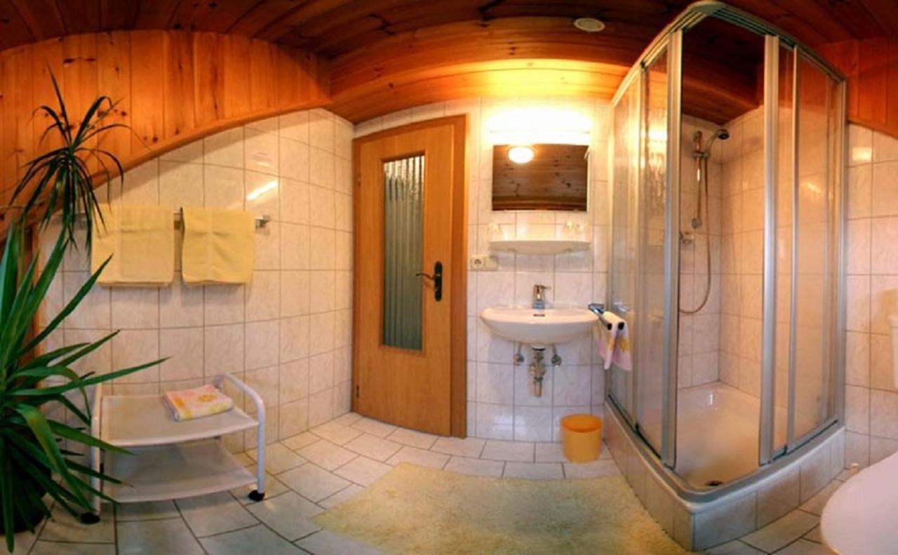 Gaestehaus Fidelis Grafenwiesen エクステリア 写真